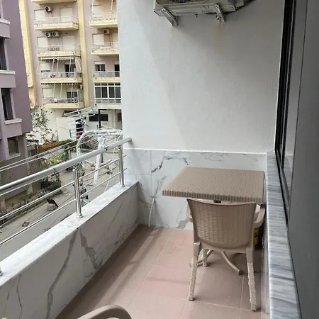 Durres * Durrës